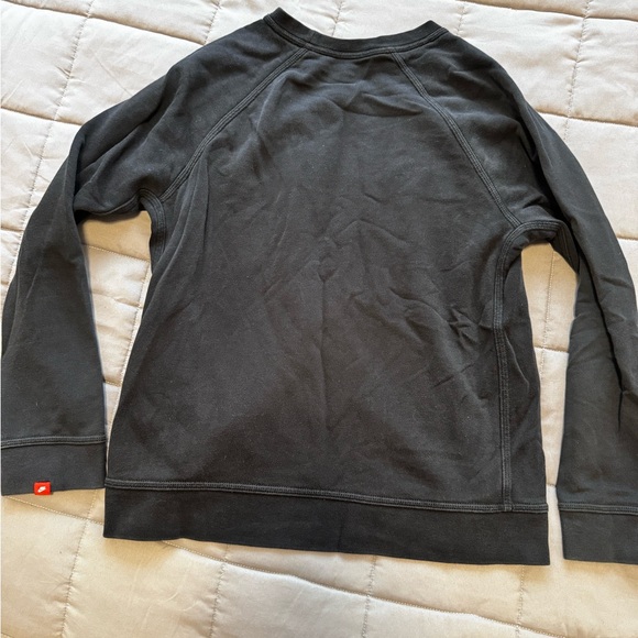 Nike Crew - Picture 2 of 3